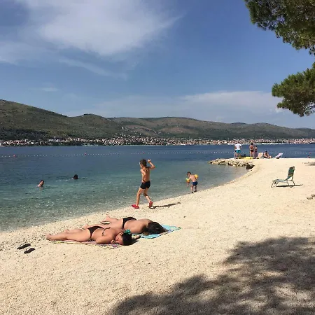 Vujcic * Donji Okrug (Ciovo)